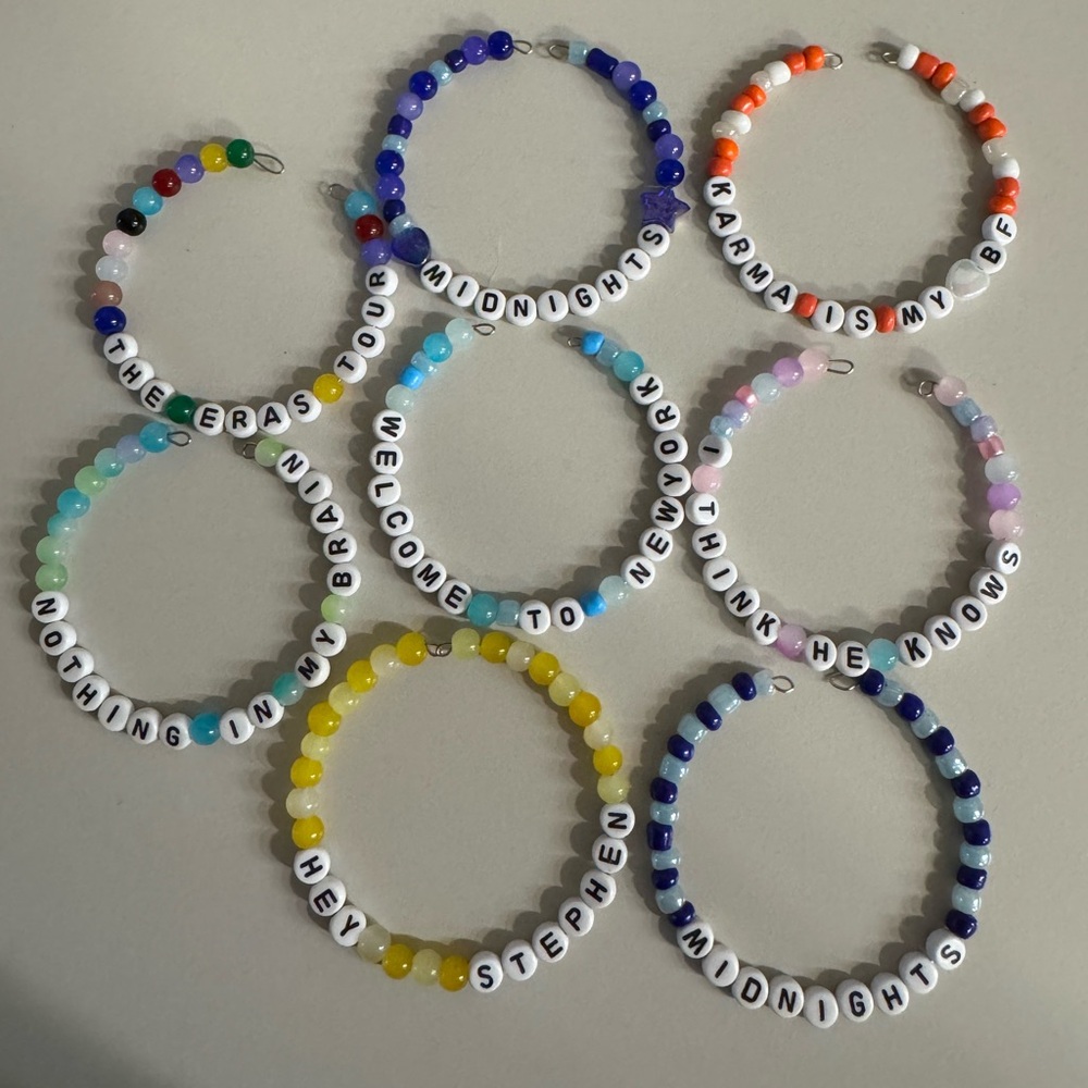 Taylor Swift Friendship Bracelets (all 8 included) - size inclusive